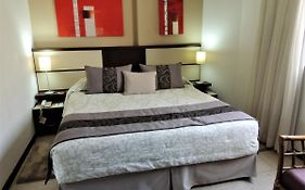 Mondrian Suite Hotel
